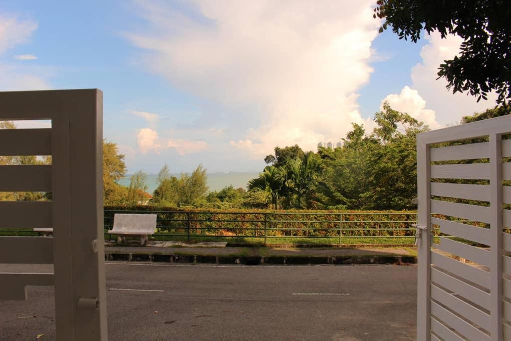 New Seaview Cozy Modern Beach House Tanjung Bungah  Exterior photo
