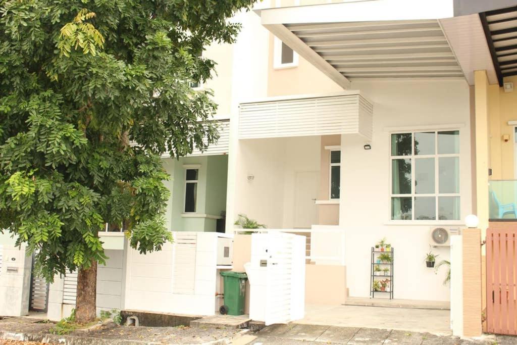 New Seaview Cozy Modern Beach House Tanjung Bungah  Exterior photo
